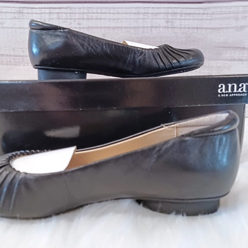 a.n.a Starstuck Black Leather Flats (6.5 M)